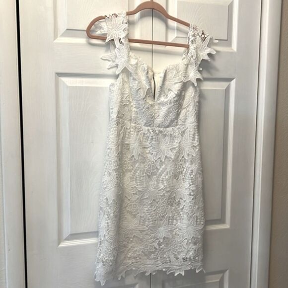 ASTR The Label Dress Size L Daniela White Floral Lace Off Shoulder